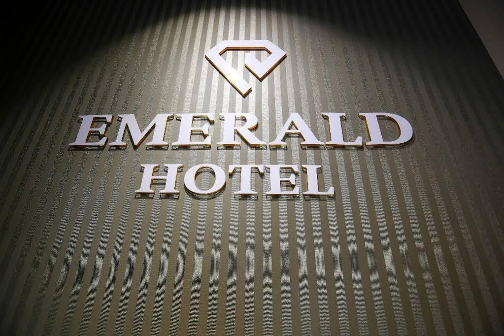 Emerald Boutique Hotel Tirana Exteriör bild