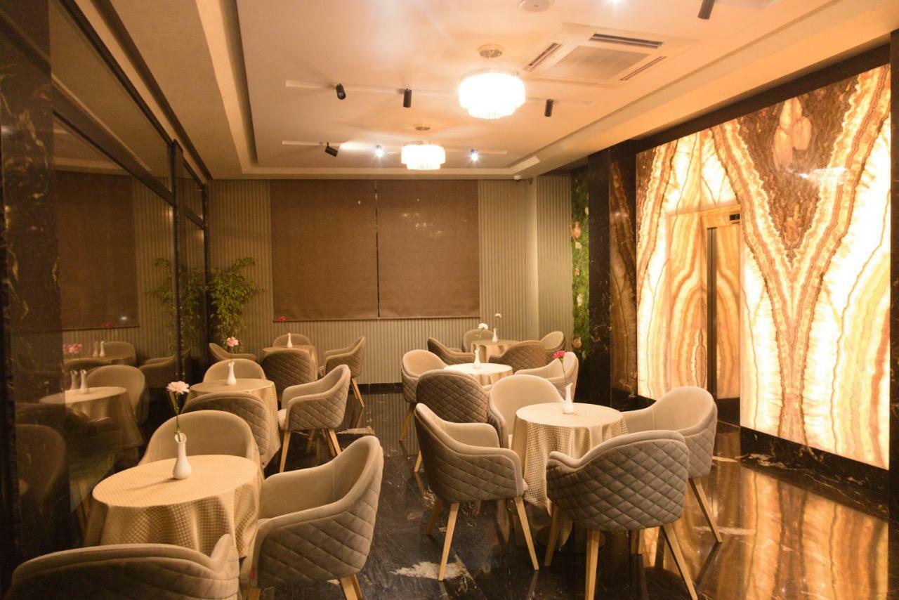 Emerald Boutique Hotel Tirana Exteriör bild