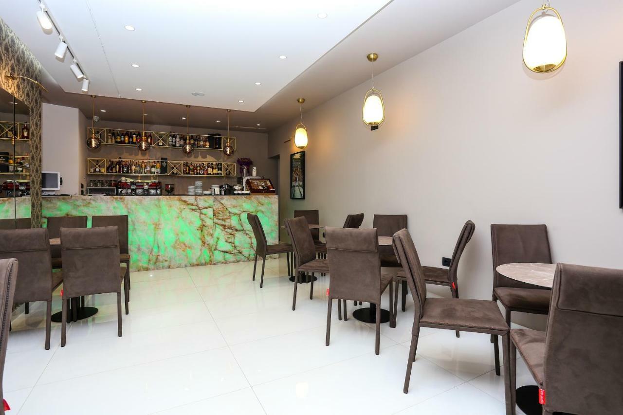 Emerald Boutique Hotel Tirana Exteriör bild