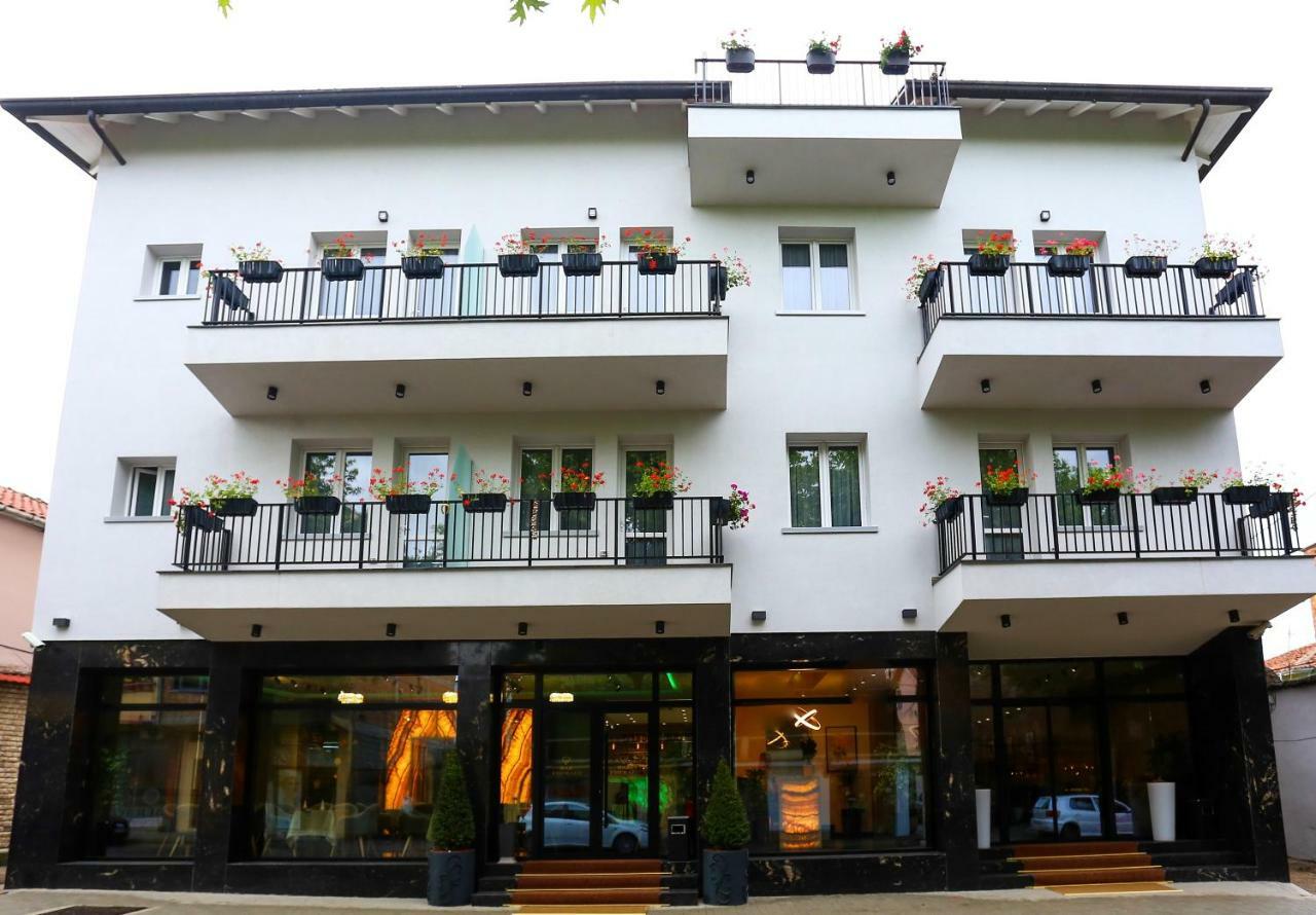 Emerald Boutique Hotel Tirana Exteriör bild